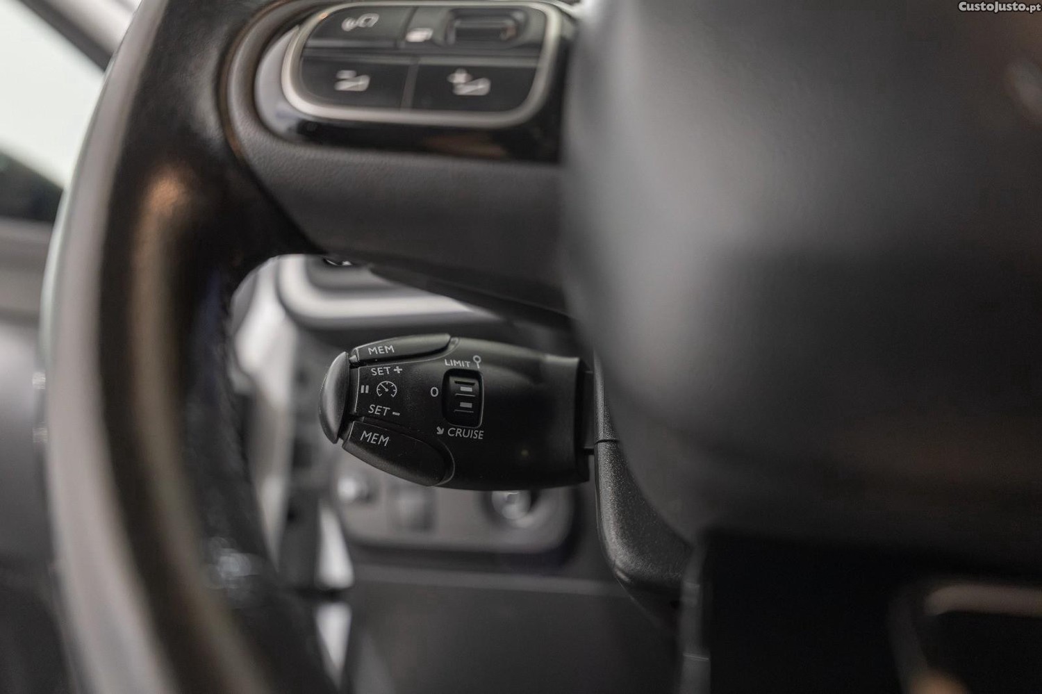 Citroën C3 1.2 PureTech Shine EAT6 — fotografia 8