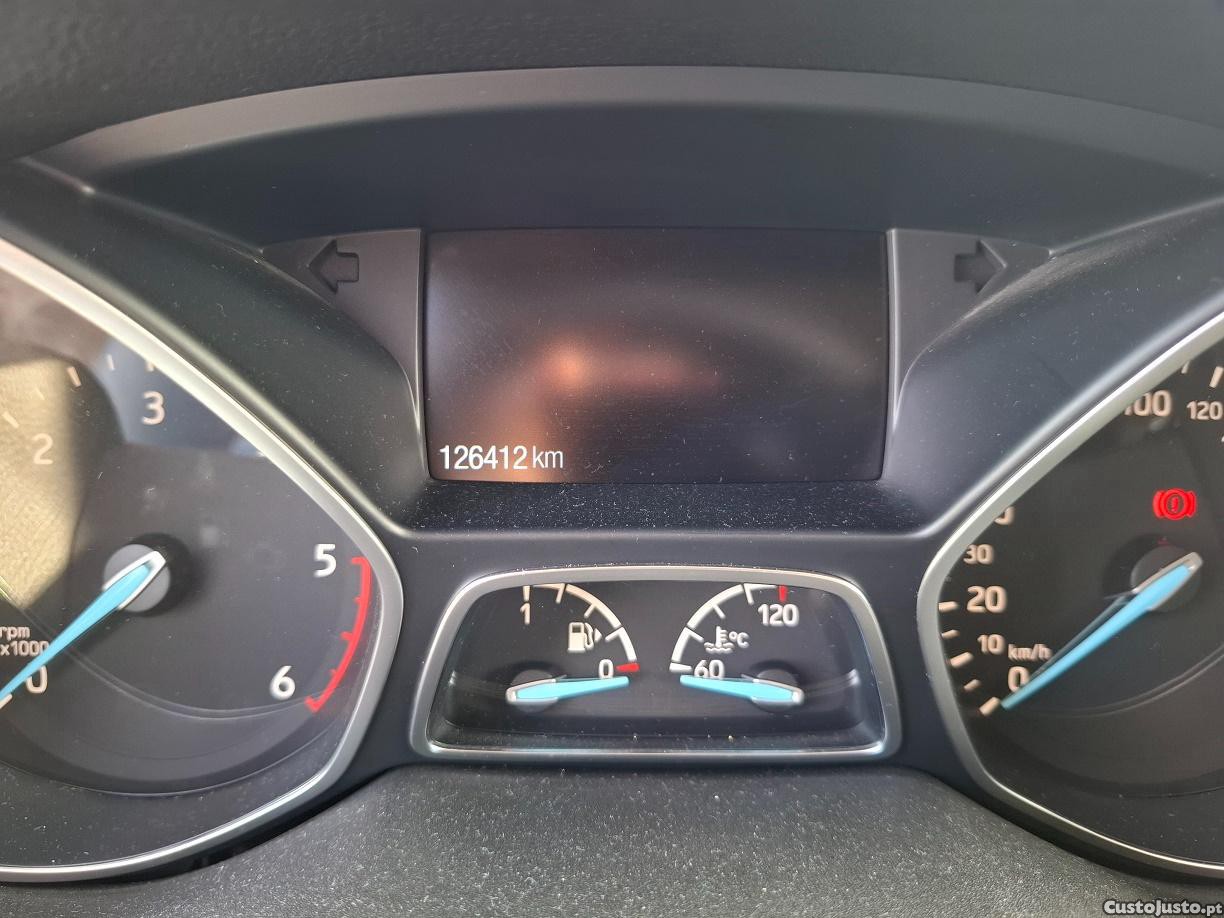 Ford Kuga 1.5 TDCI TITANIUM 120 CV C/GARANTIA — fotografia 2