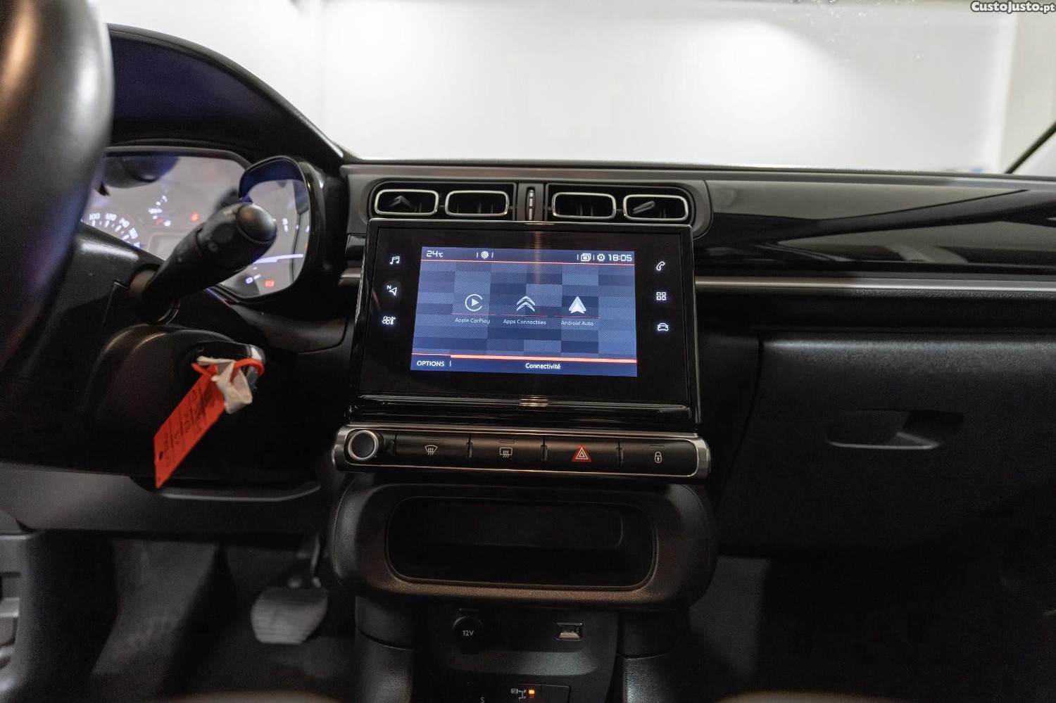 Citroën C3 1.2 PureTech Shine EAT6 — fotografia 12