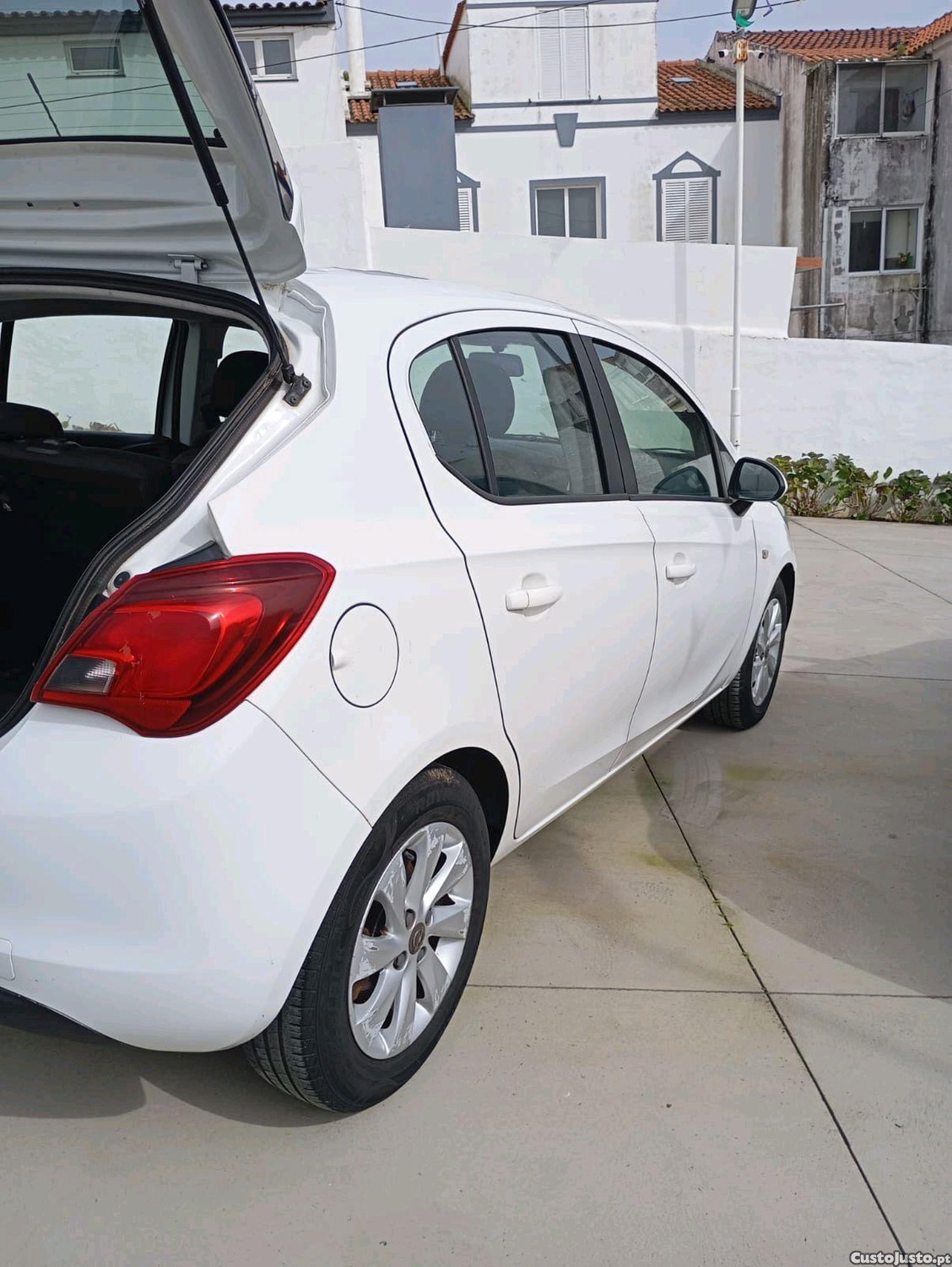 Opel Corsa 1.2 gasolina — fotografia 4