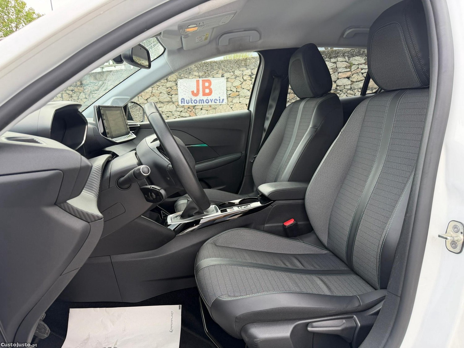 Peugeot 208 1.2 PureTech Allure — fotografia 6