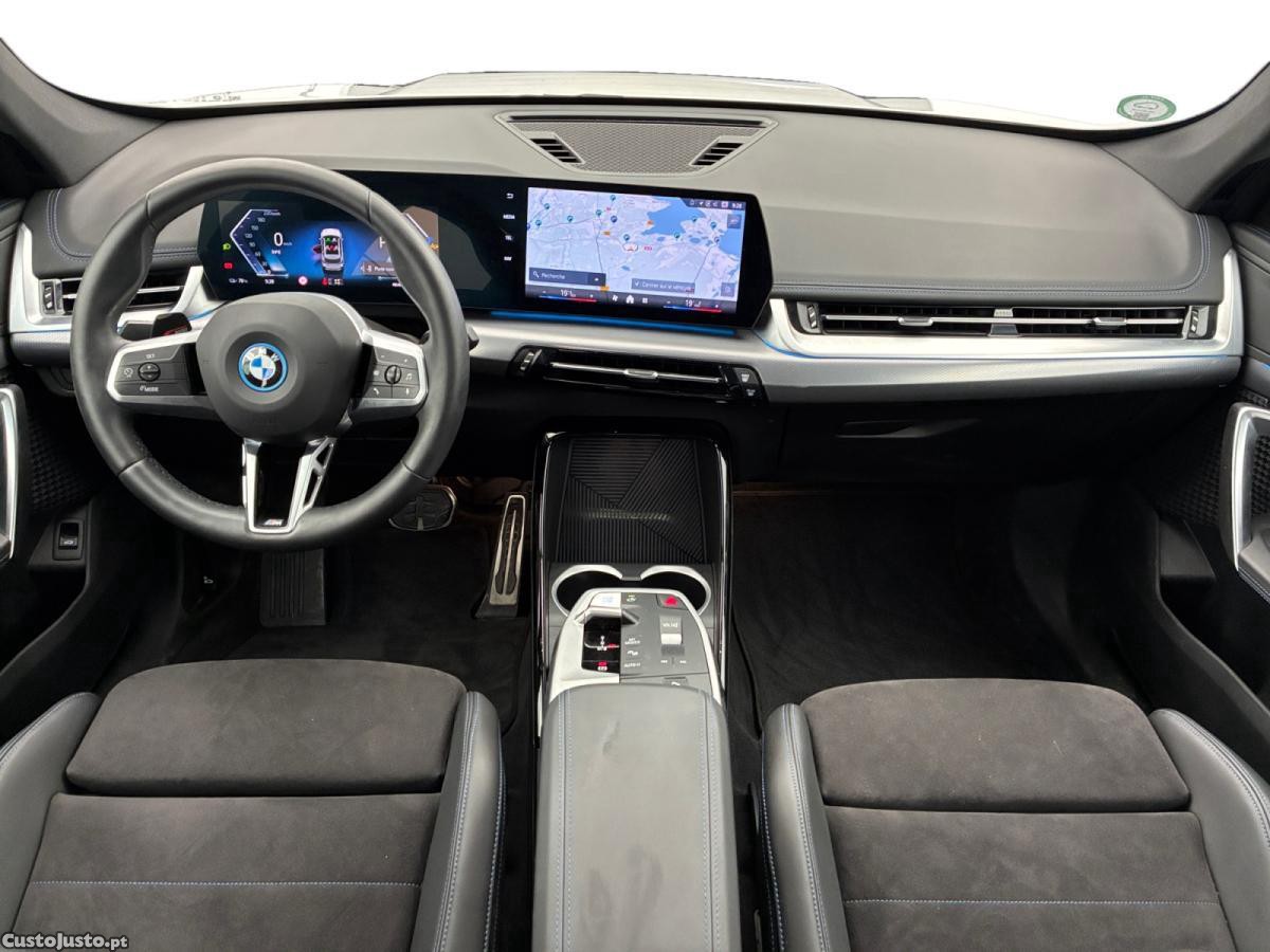 BMW iX1 eDrive20 M Sport — fotografia 8