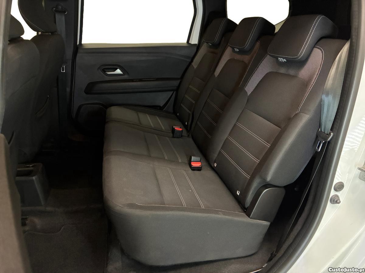Dacia Jogger 1.0 ECO-G Expression 7L Bi-Fuel — fotografia 2