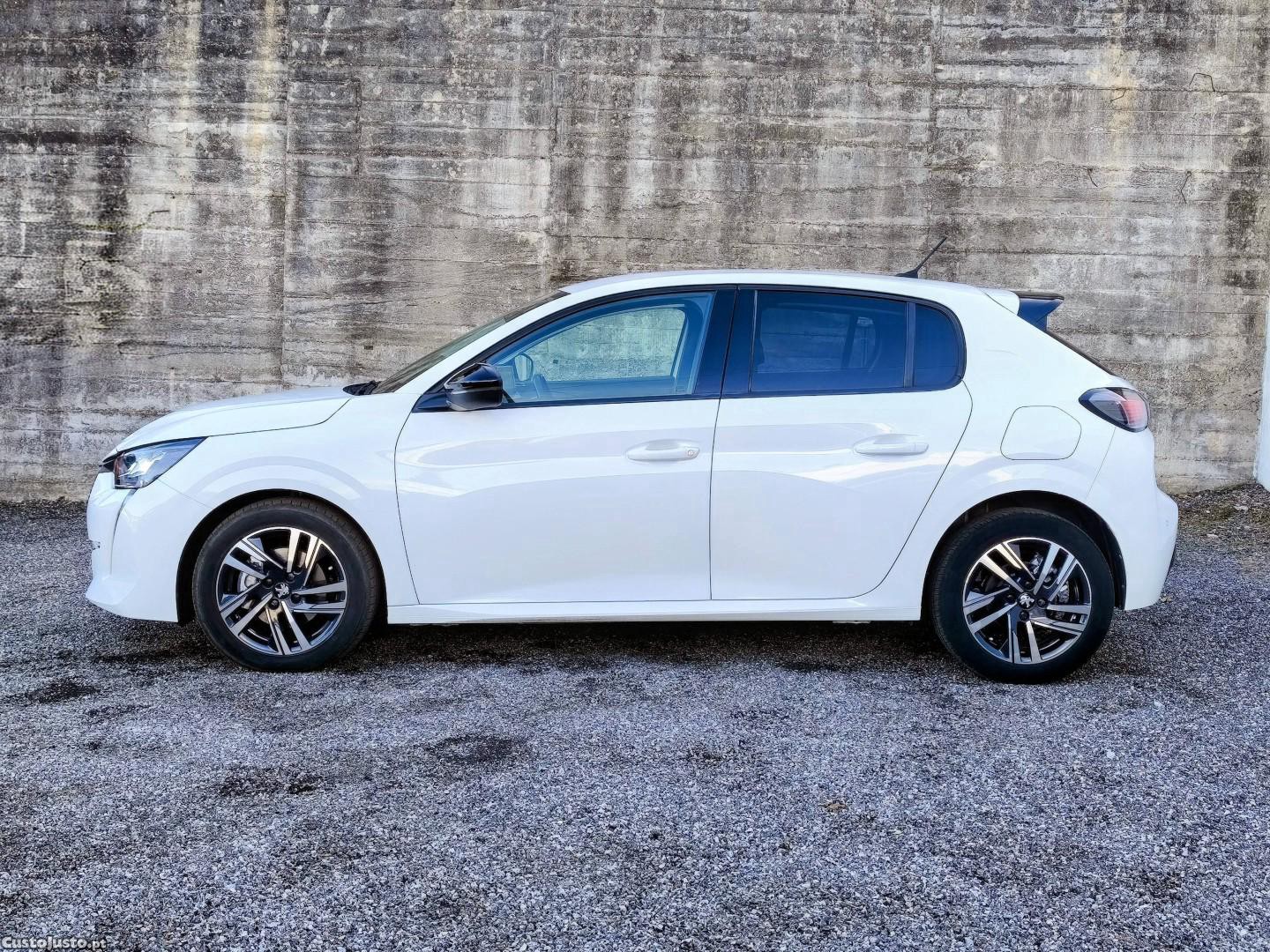 Peugeot 208 PureTech 100 EAT8 Allure — photo 2