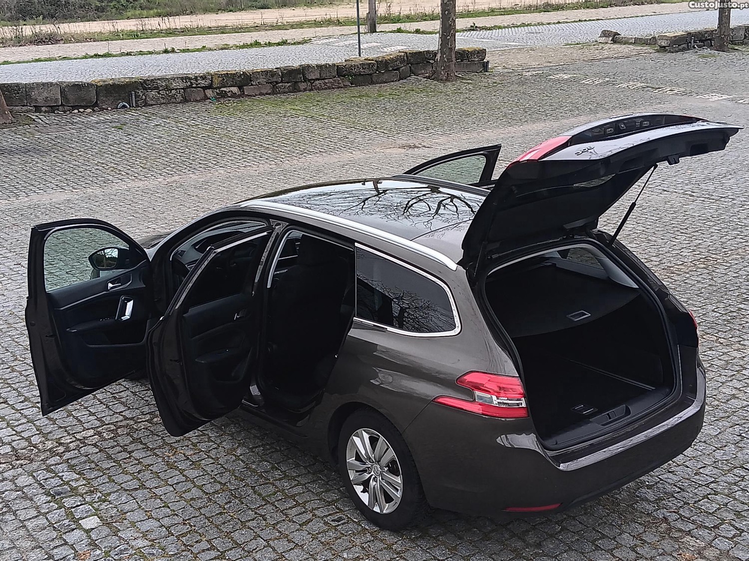 Peugeot 308 1.6 BlueHdi Allure — fotografia 8