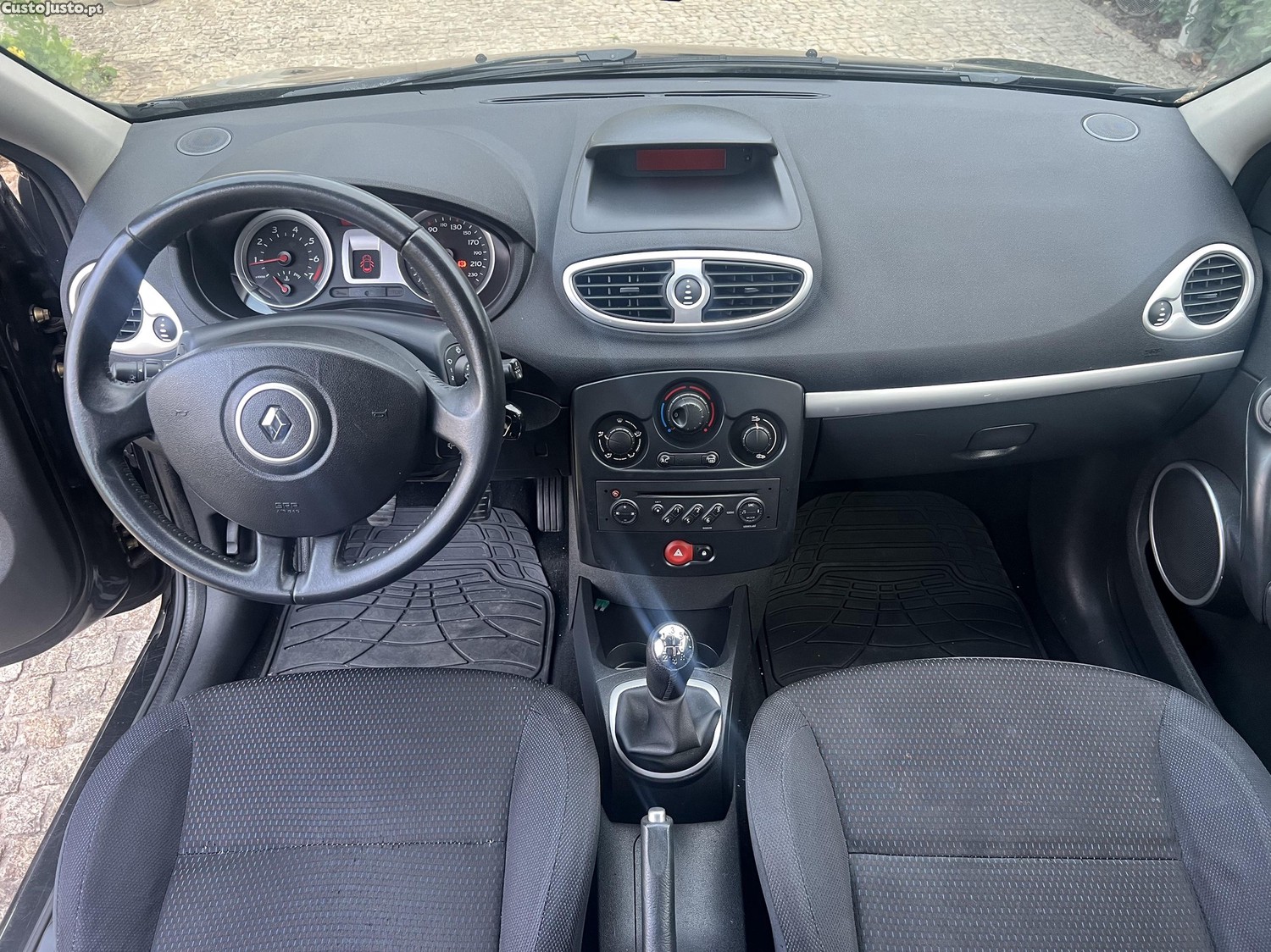 Renault Clio 1.2 16V AC 144.000km — fotografia 6