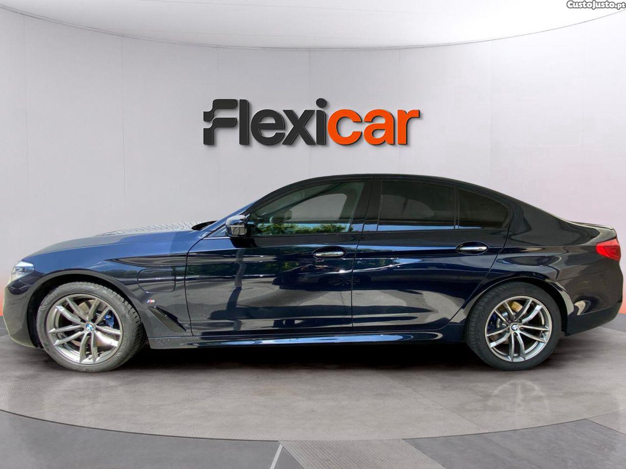 BMW 530 iPerformance Pack M — fotografia 19