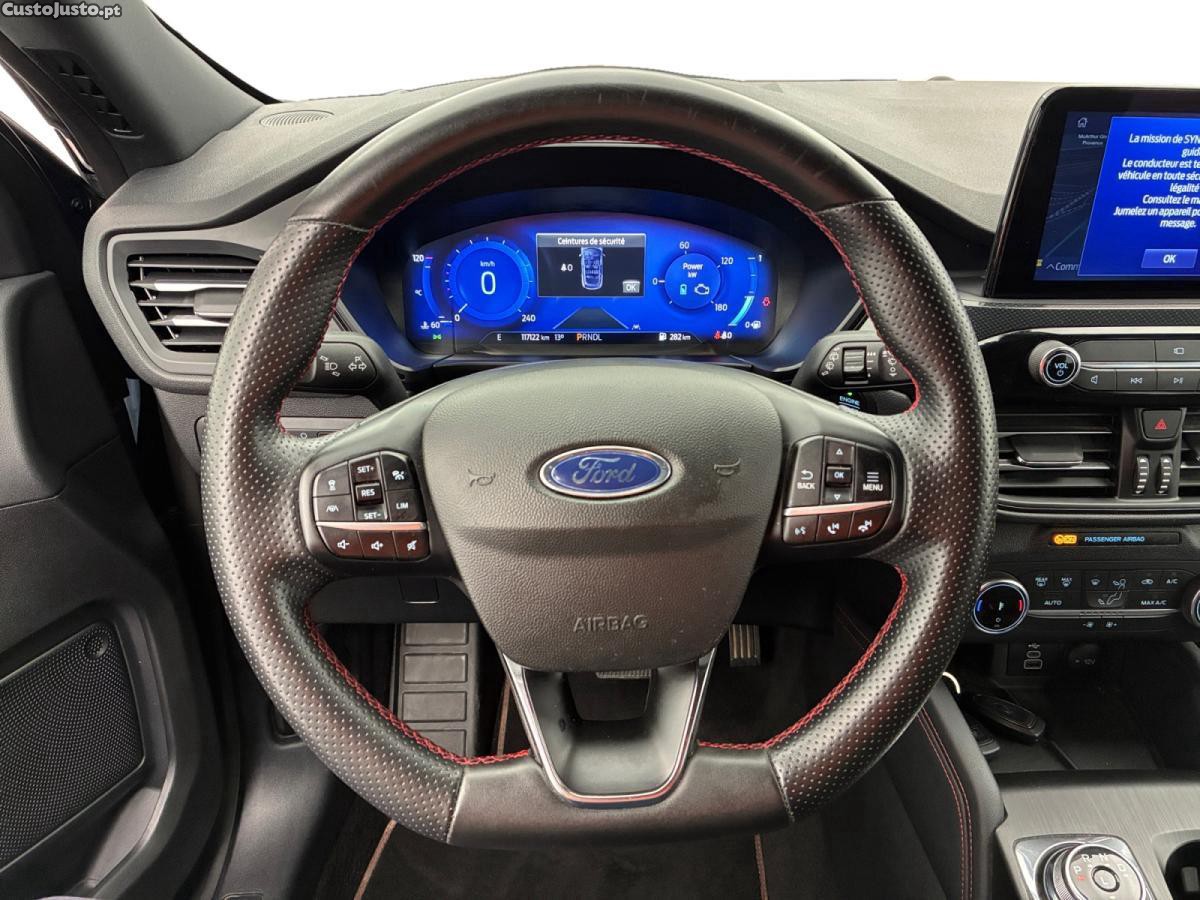 Ford Kuga 2.5 FlexiFuel FHEV ST-Line — fotografia 5