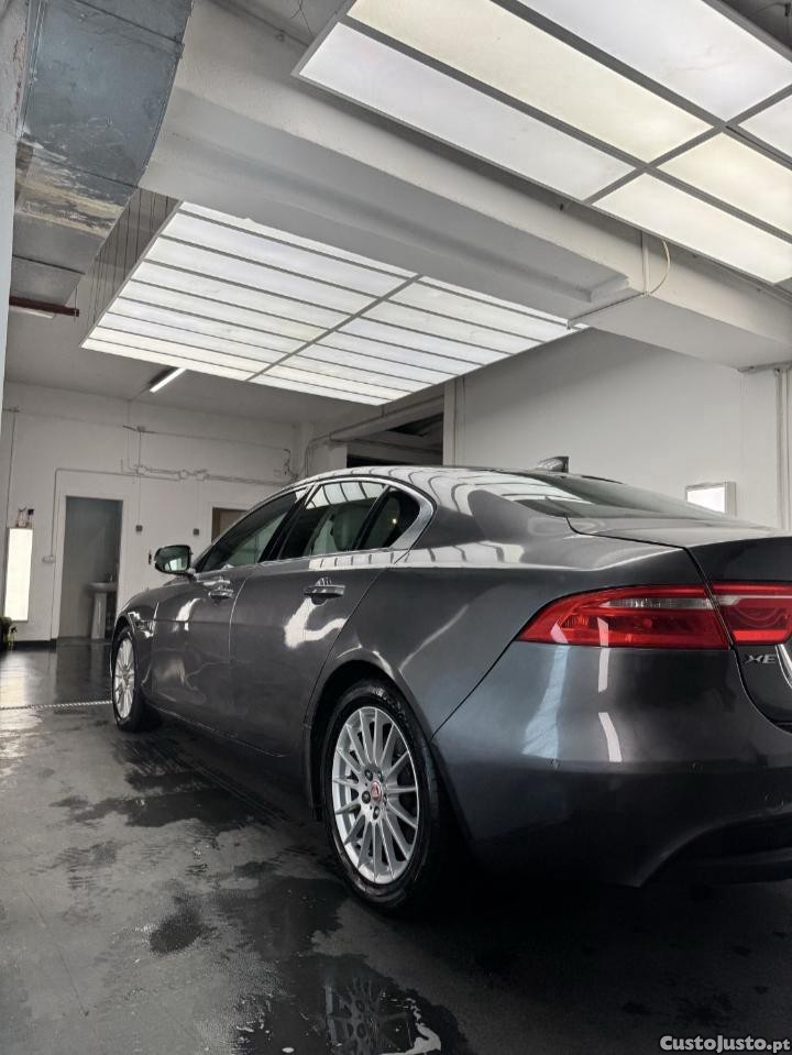 Jaguar XE Prestige — fotografia 7