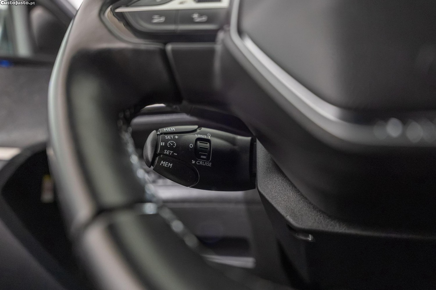 Peugeot 3008 1.2 PureTech Allure — fotografia 8