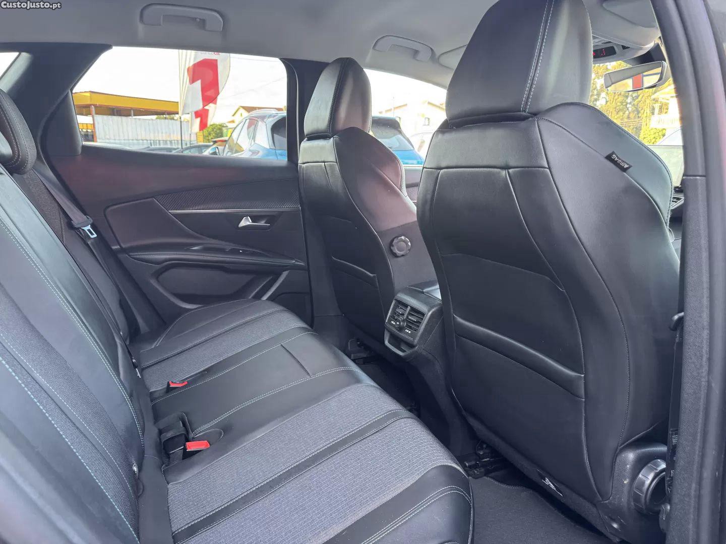 Peugeot 3008 1.6 hybrid allure pack e-eat8 — fotografia 15