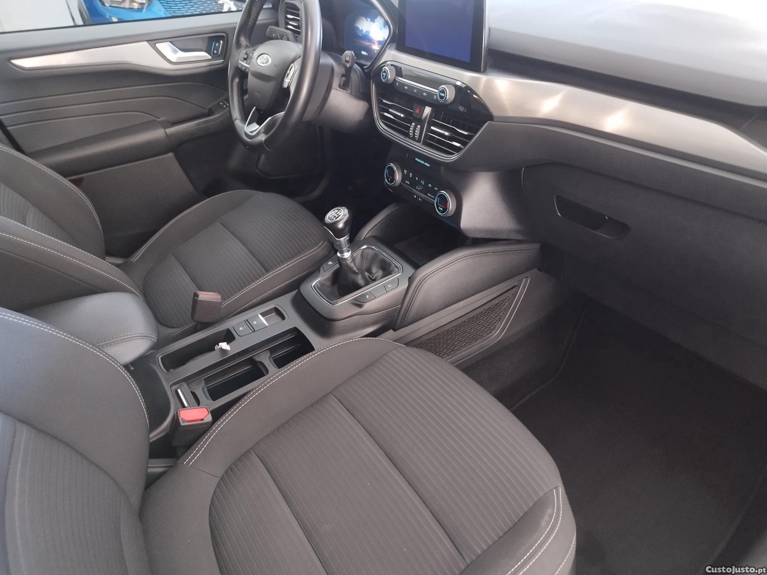 Ford Kuga 1.5 tdci ecoblue — fotografia 5