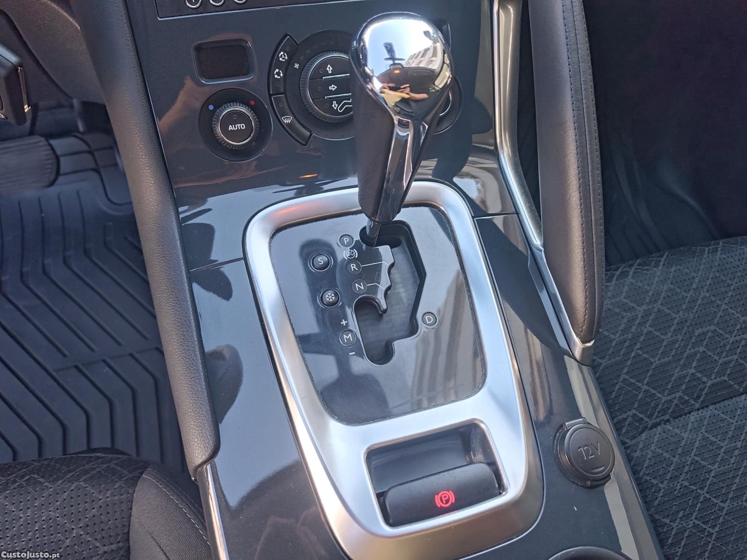 Peugeot 3008 1.6 hdi 120cv caixa automática — fotografia 4