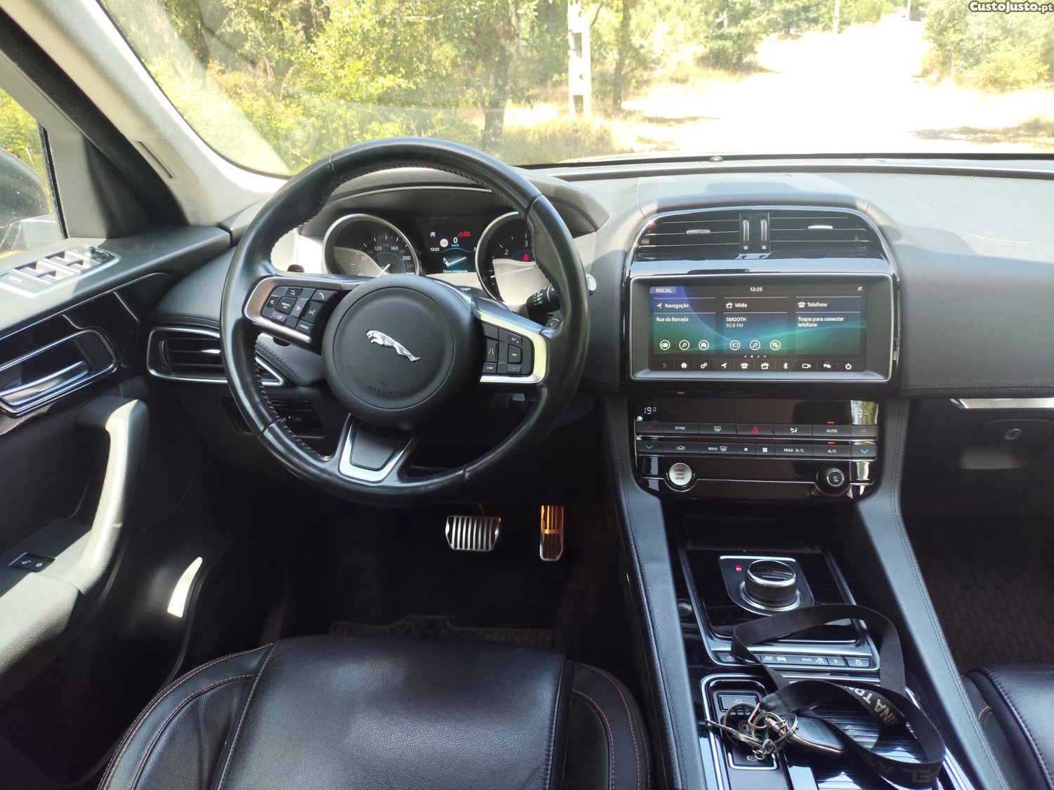 Jaguar F-Pace 2.0 i4D Prestige Aut. — fotografia 2