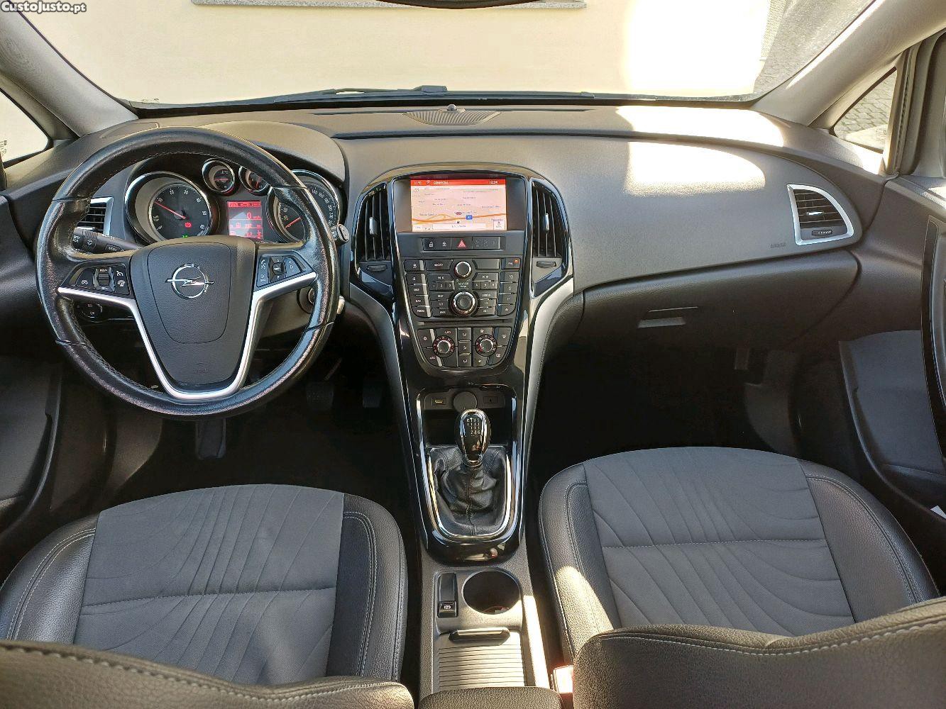 Opel Astra Sports Tourer — fotografia 8