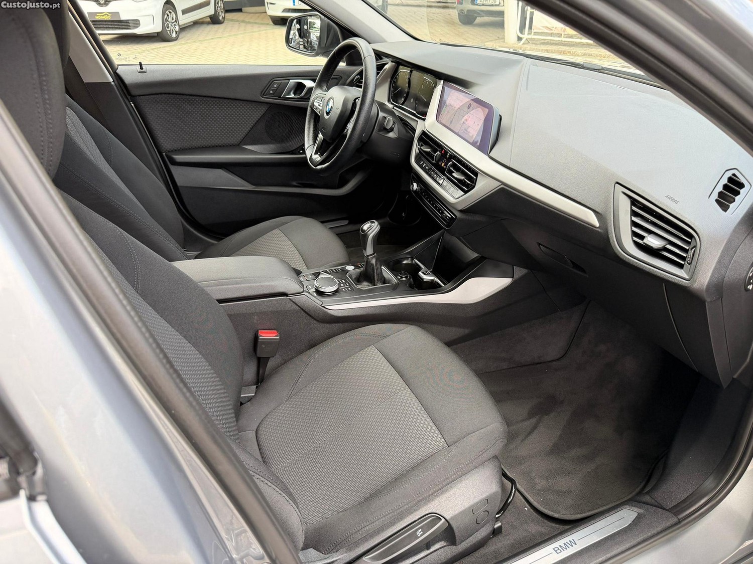 BMW 116 i Advantage — fotografia 10