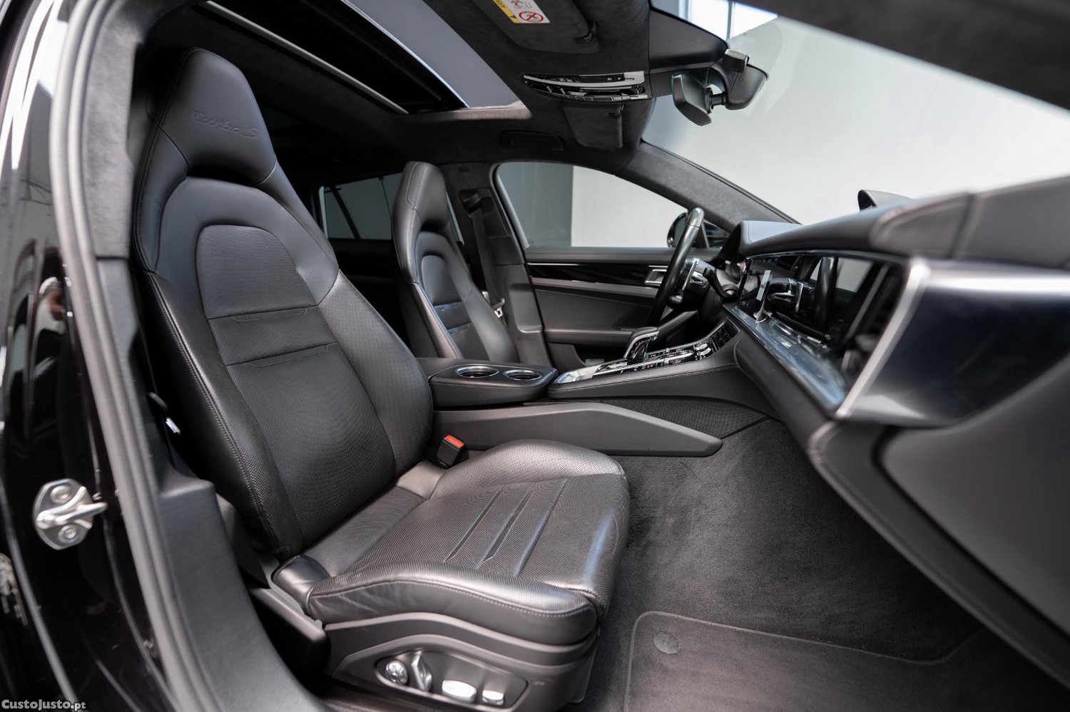 Porsche Panamera Sport Turismo Turbo S E-Hybrid — fotografia 19