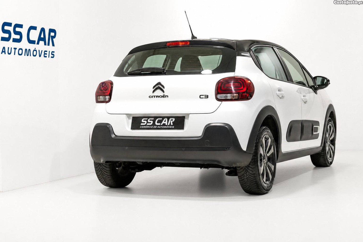 Citroën C3 1.2 PureTech Shine EAT6 — fotografia 18