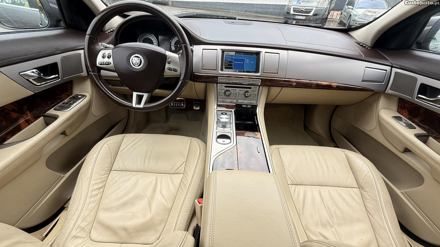 Jaguar XF 2.7 D V6 Luxury Premium de 2008 — fotografia 6