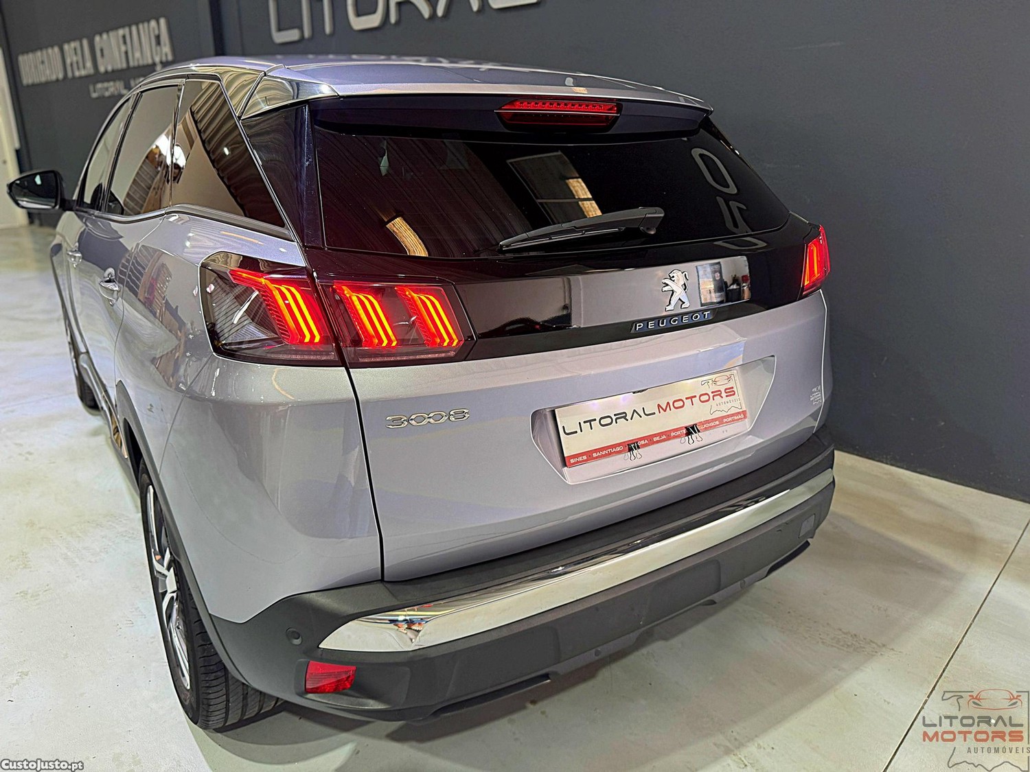 Peugeot 3008 1.2 PureTech Allure Pack EAT8 — fotografia 17