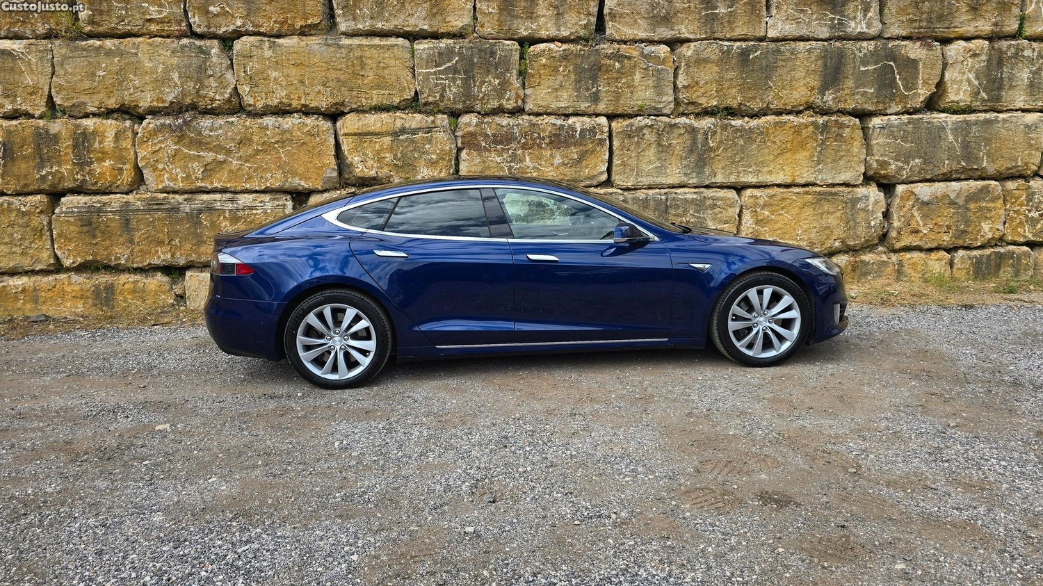 Tesla Model S 75 — fotografia 27