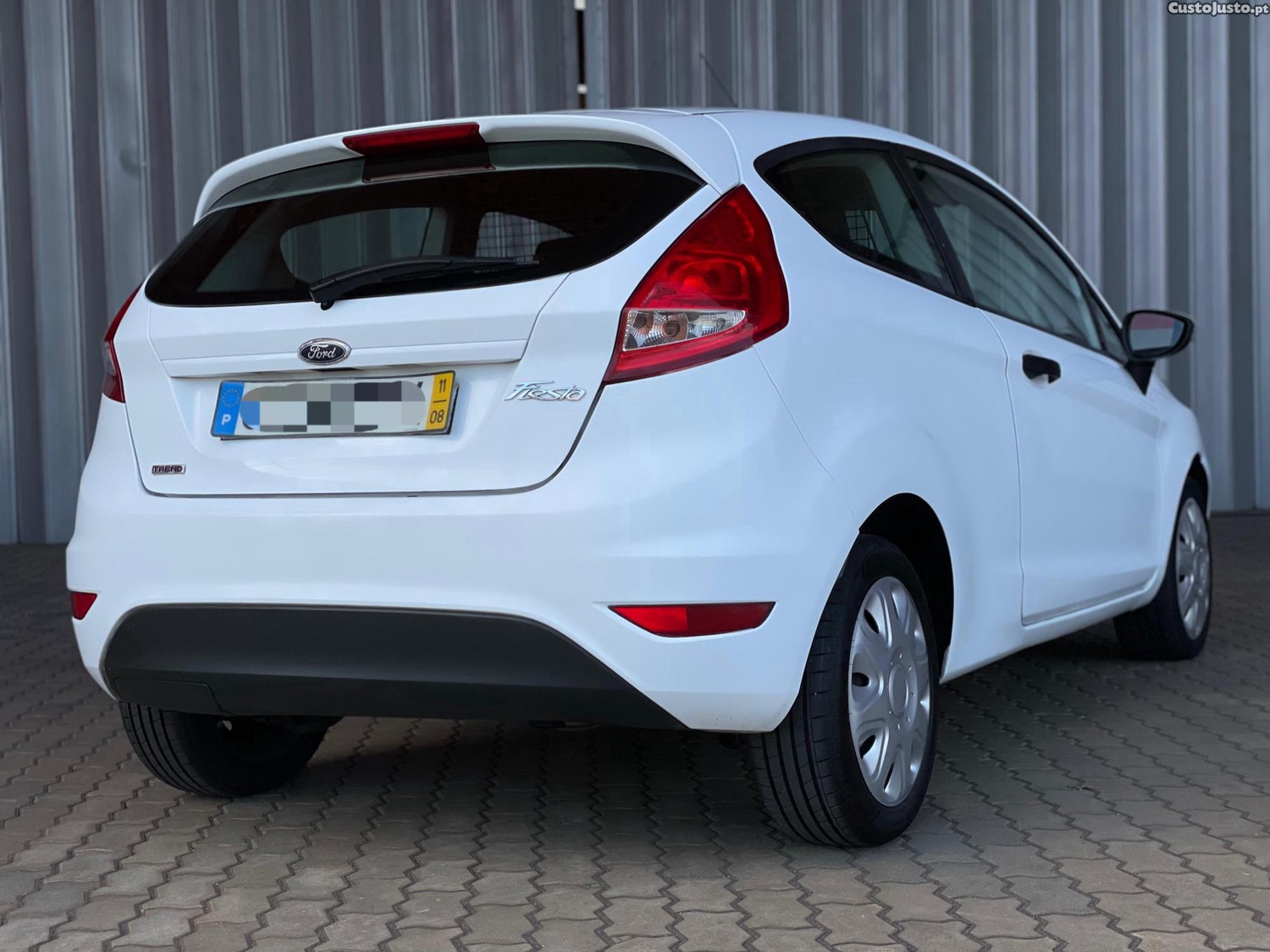 Ford Fiesta 1.4 TDCI — photo 4