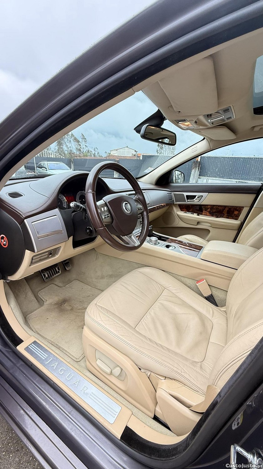Jaguar XF 2.7 D V6 Luxury Premium de 2008 — fotografia 9