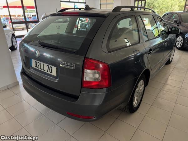 Skoda Octavia break 1.6 TDI GREENLINE — fotografia 11