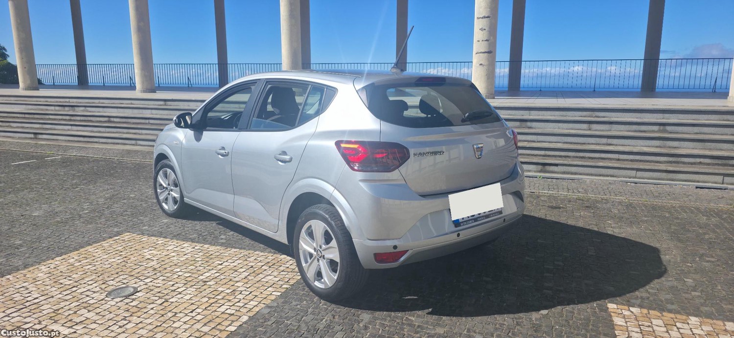 Dacia Sandero 1.0 TCE 90 CV — photo 2