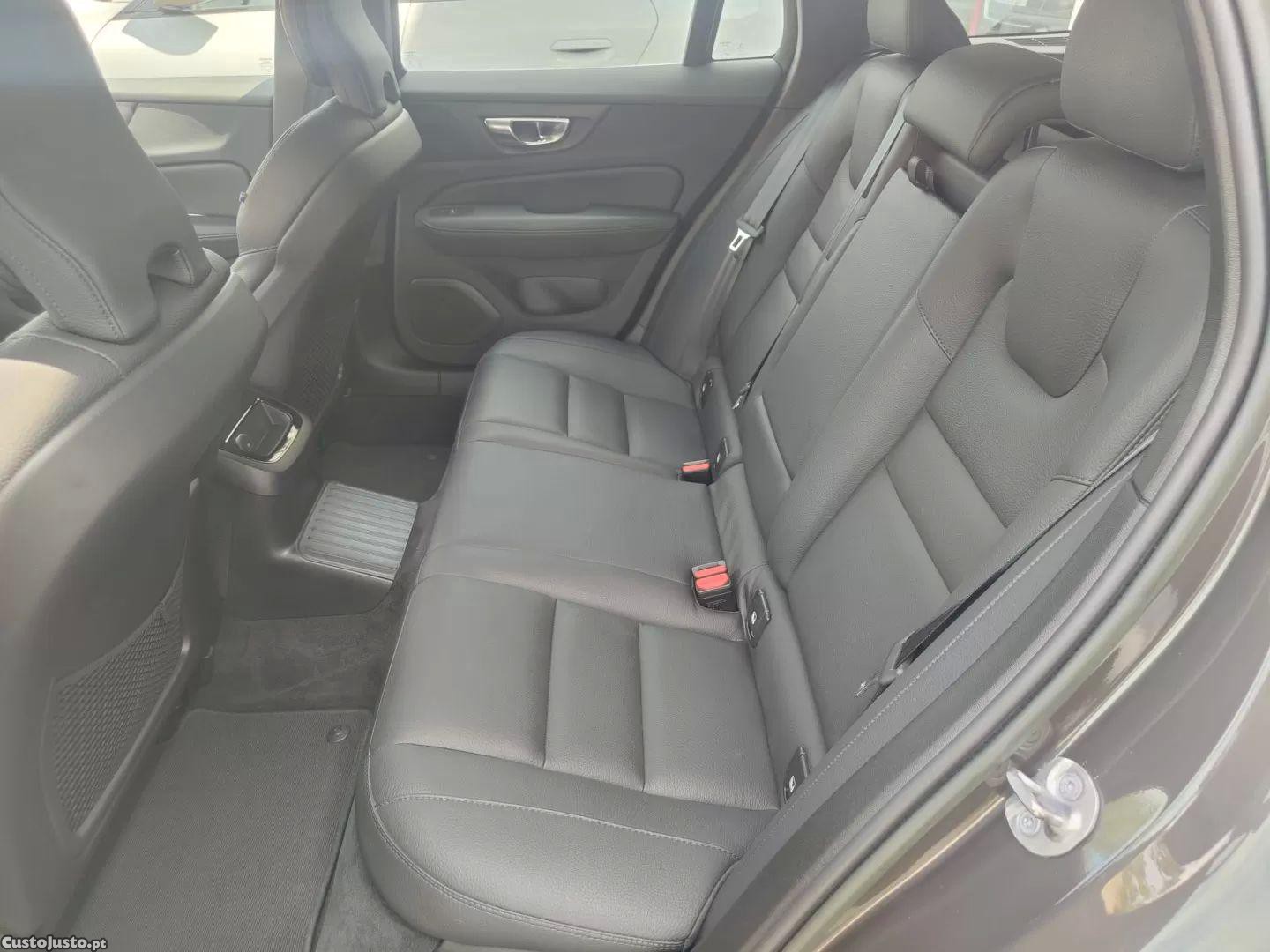 Volvo V60 2.0 t6 awd te plus bright — fotografia 14