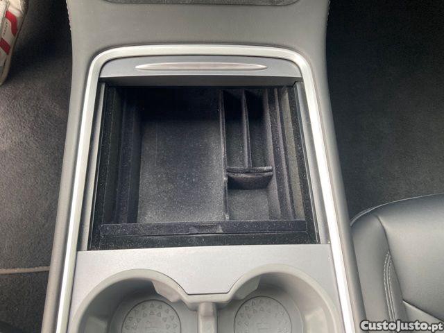 Tesla Model Y Long Range Dual Moto — fotografia 9