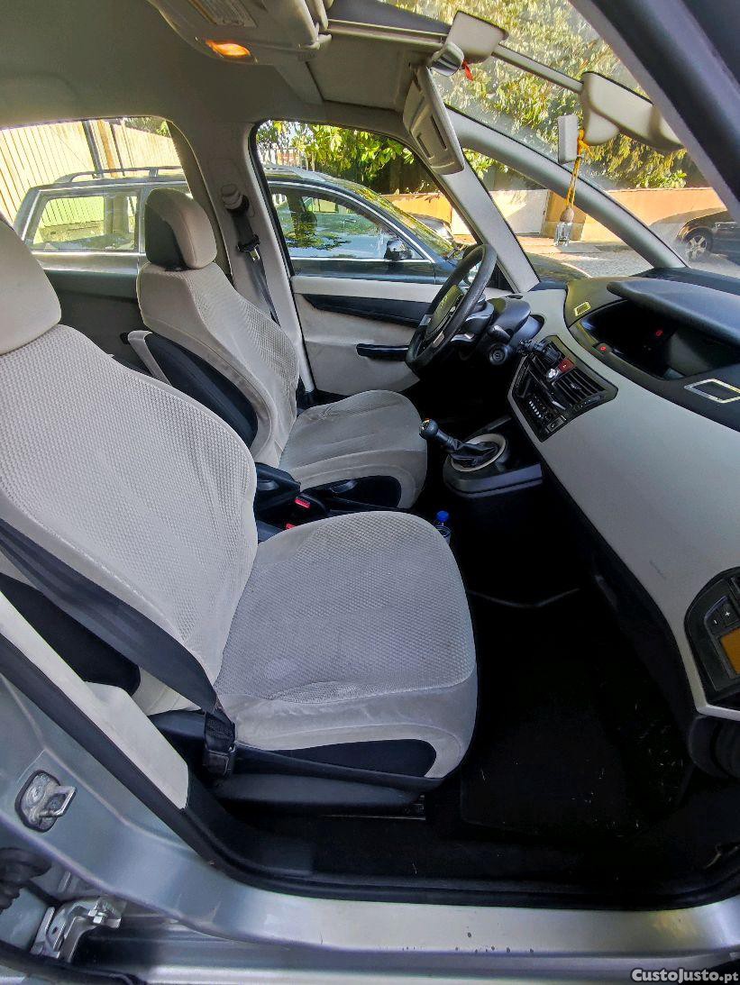 Citroën C4 Picasso 1.6hdi — fotografia 2