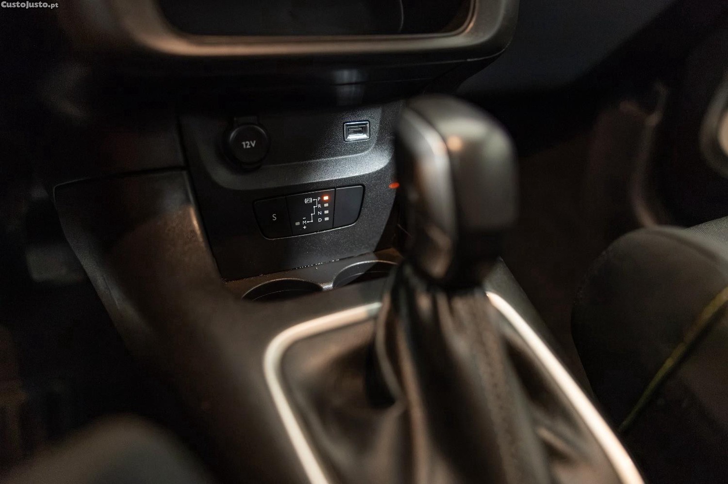 Citroën C3 1.2 PureTech Shine EAT6 — fotografia 4