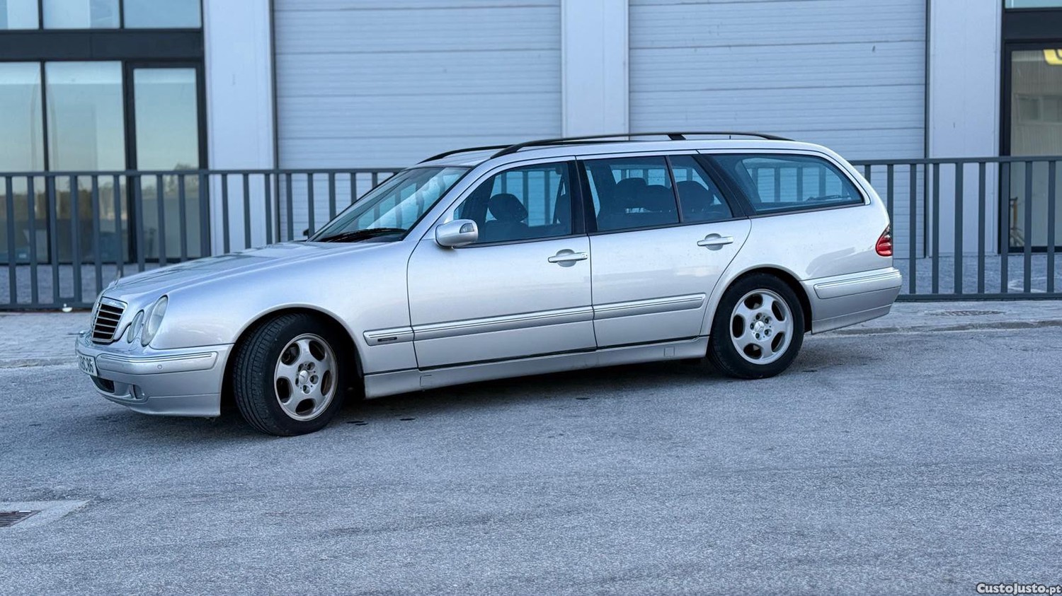 Mercedes-Benz Classe E 270 Cdi (210 216) — fotografia 3