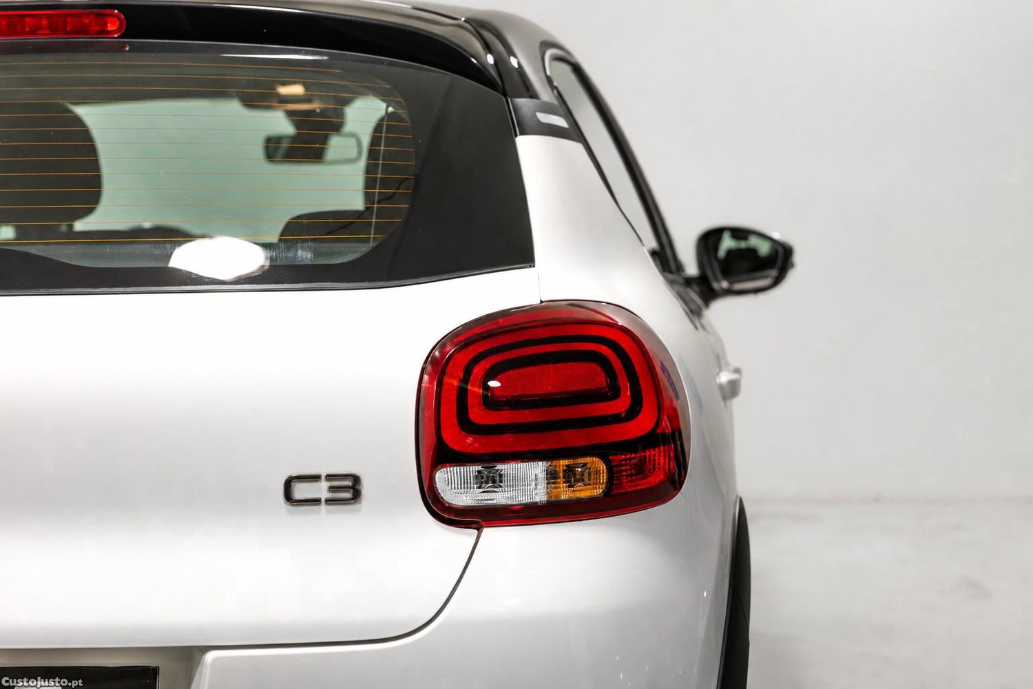 Citroën C3 1.2 PureTech Shine EAT6 — fotografia 17