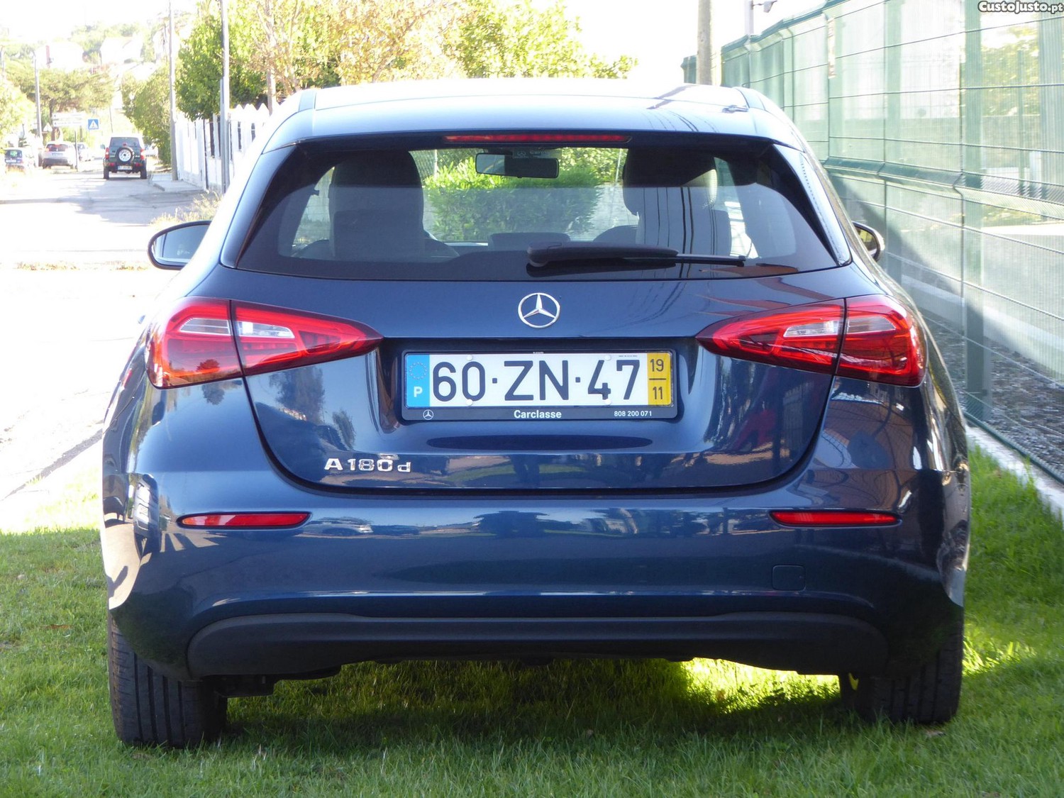 Mercedes-Benz A 180 d Style — fotografia 2