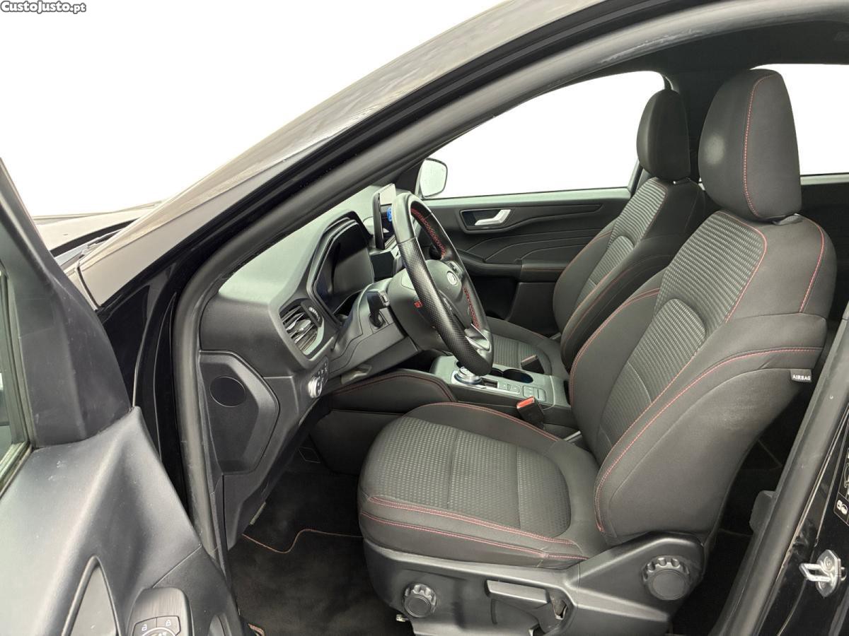 Ford Kuga 2.5 FlexiFuel FHEV ST-Line — fotografia 7
