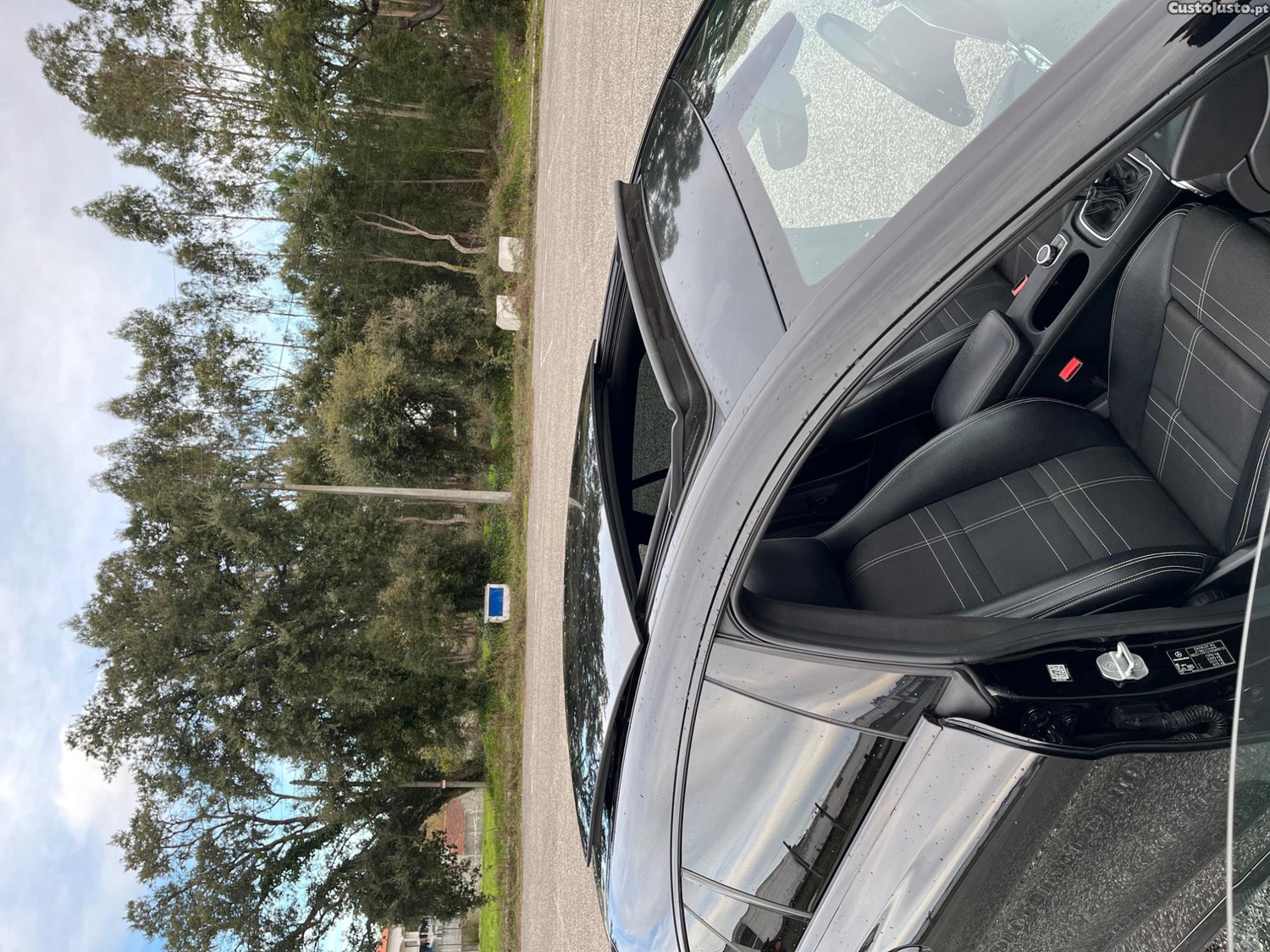 Mercedes-Benz CLA 180 180 D — fotografia 3