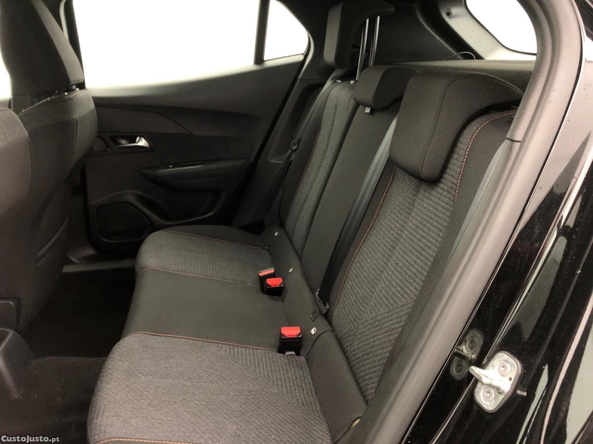 Peugeot 2008 1.2 PureTech Style — fotografia 2