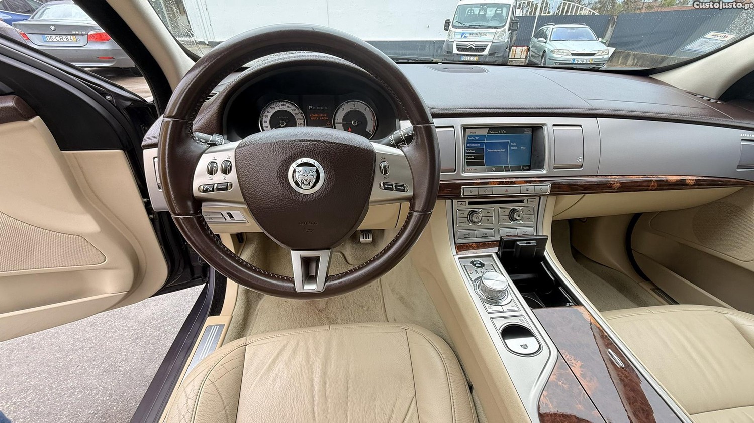 Jaguar XF 2.7 D V6 Luxury Premium de 2008 — fotografia 7