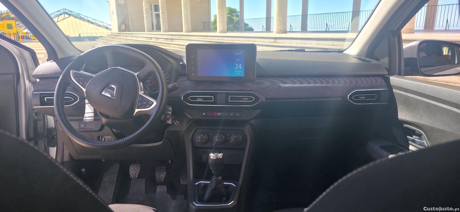 Dacia Sandero 1.0 TCE 90 CV — photo 4