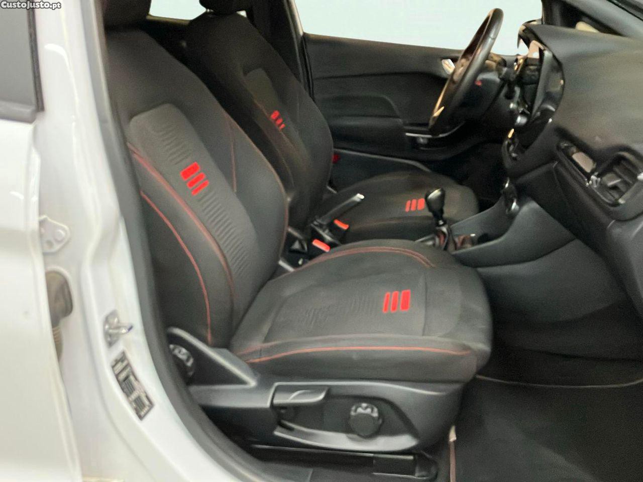 Ford Fiesta 1.0 EcoBoost ST-Line — fotografia 9