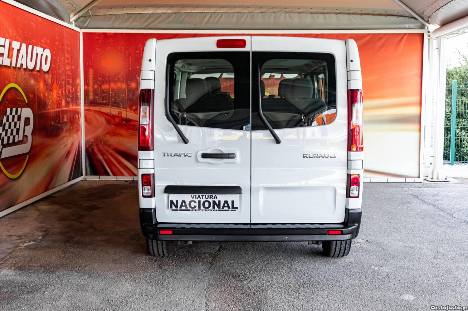 Renault Trafic 2.0 Dci L2H1 9 Lugares — fotografia 16