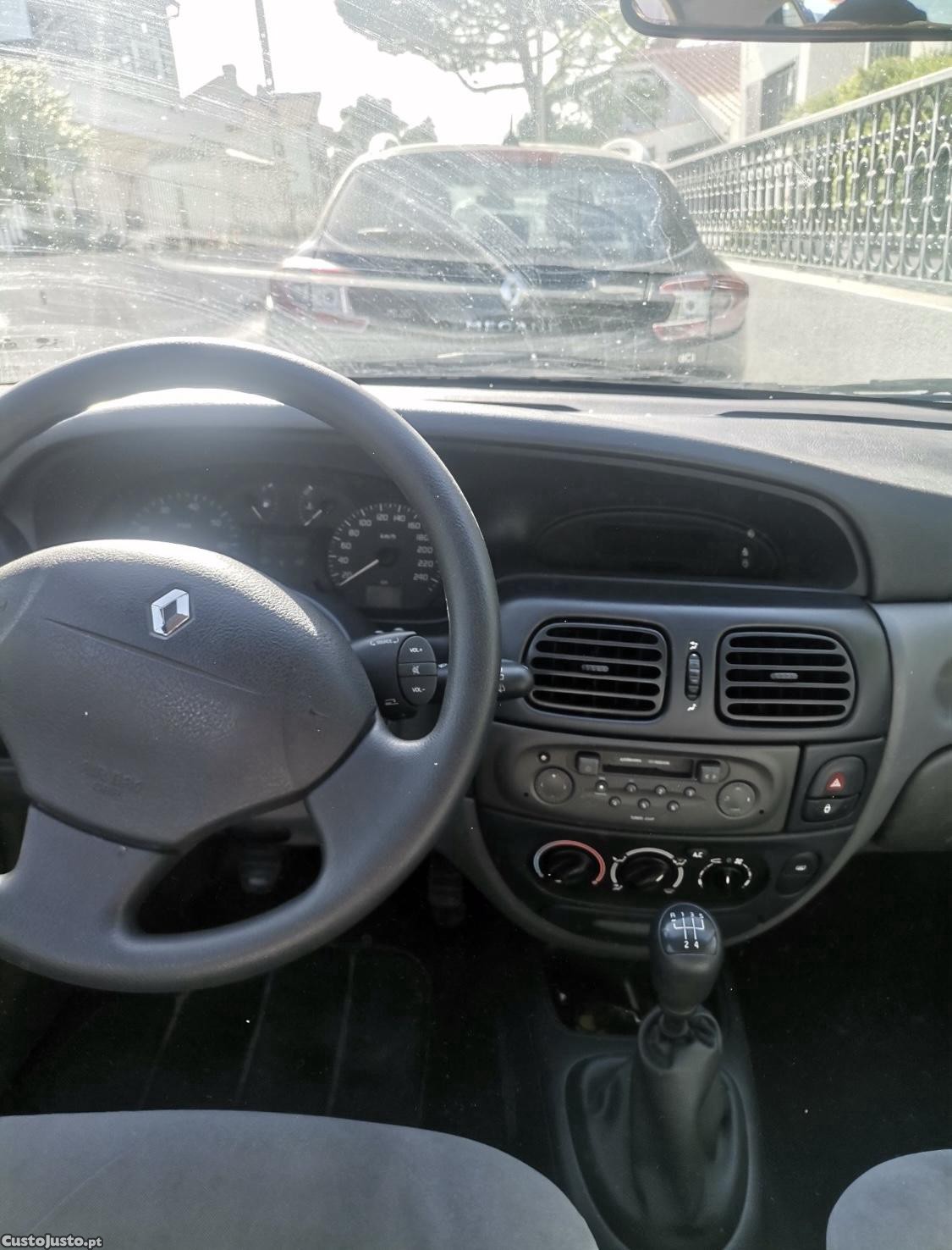 Renault Mégane 1.4 — fotografia 2