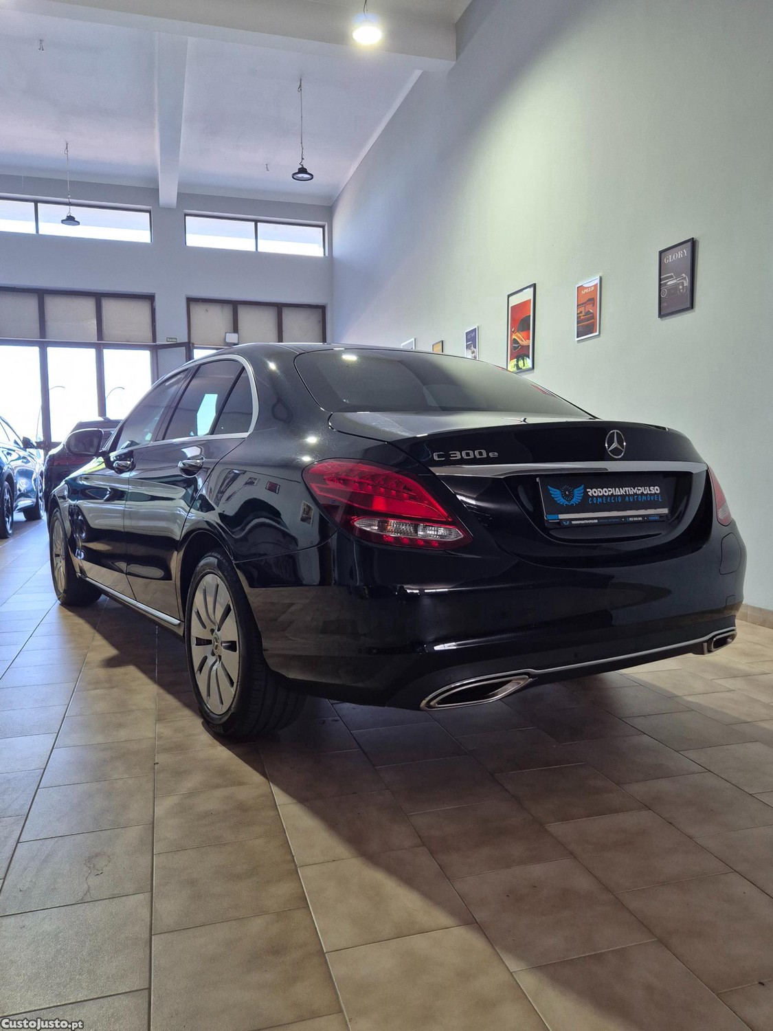 Mercedes-Benz C 300 e Exclusive Plug-in — fotografia 5