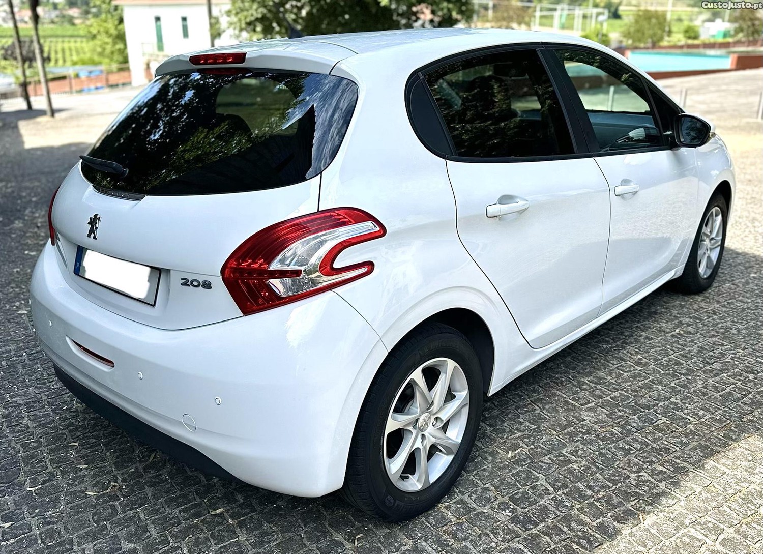 Peugeot 208 ACTIVE 1.4 HDI 90Cv 1 DONO 2014/07 — fotografia 9