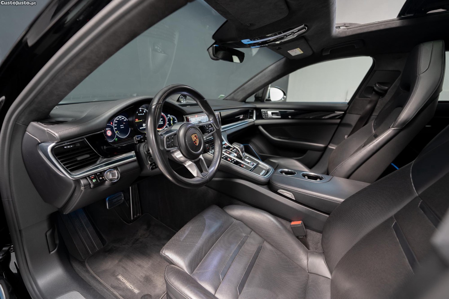 Porsche Panamera Sport Turismo Turbo S E-Hybrid — fotografia 13