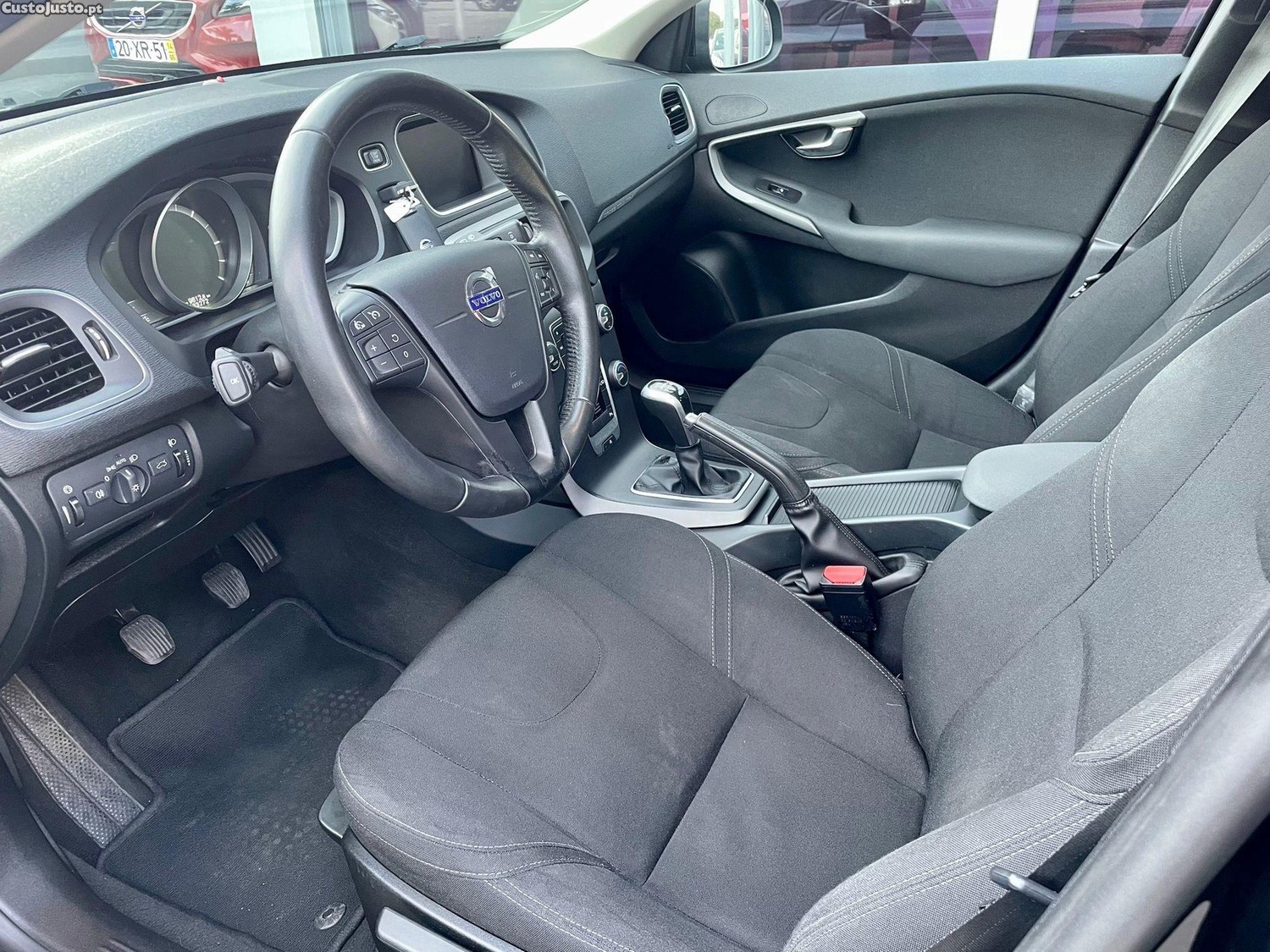 Volvo V40 Cross Country 2.0 D2 Momentum — fotografia 5