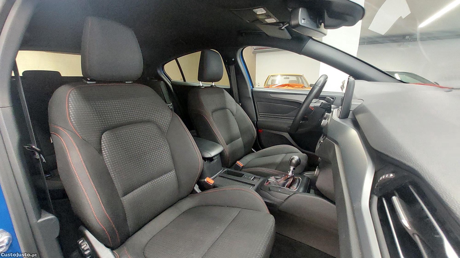 Ford Focus 1.0 ECOBOOST MHEV ST LINE — fotografia 3