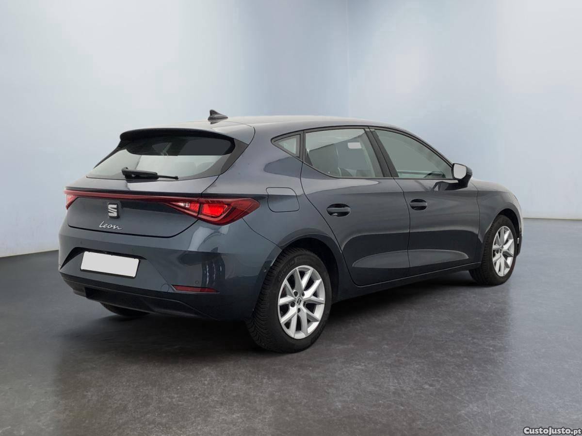 SEAT Leon 2.0 TDi Business DSG — fotografia 9